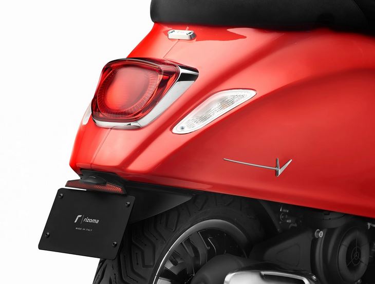 RIZOMA side cover lettering for Vespa Primavera/Sprint/Elettrica, silver