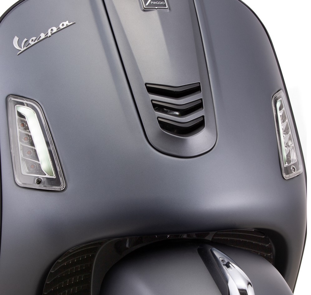 Turn signal kit front left/right for Vespa GTS/GTS Super/GTV/GT 60/GT/GT L ('03-'13), clear