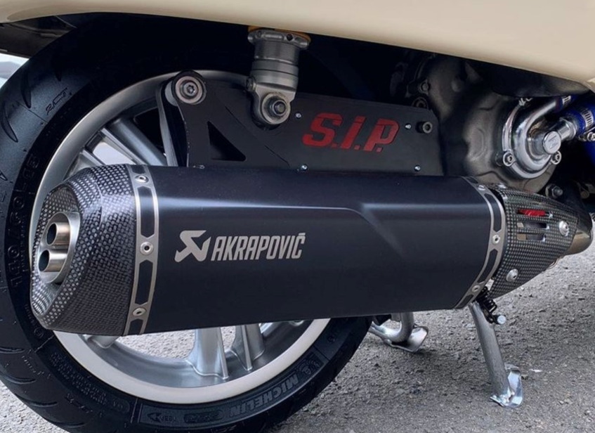 Exhaust trim swing arm for Vespa GTS/GTS Super/GTV/GT 60/GT/GT L, stainless steel black