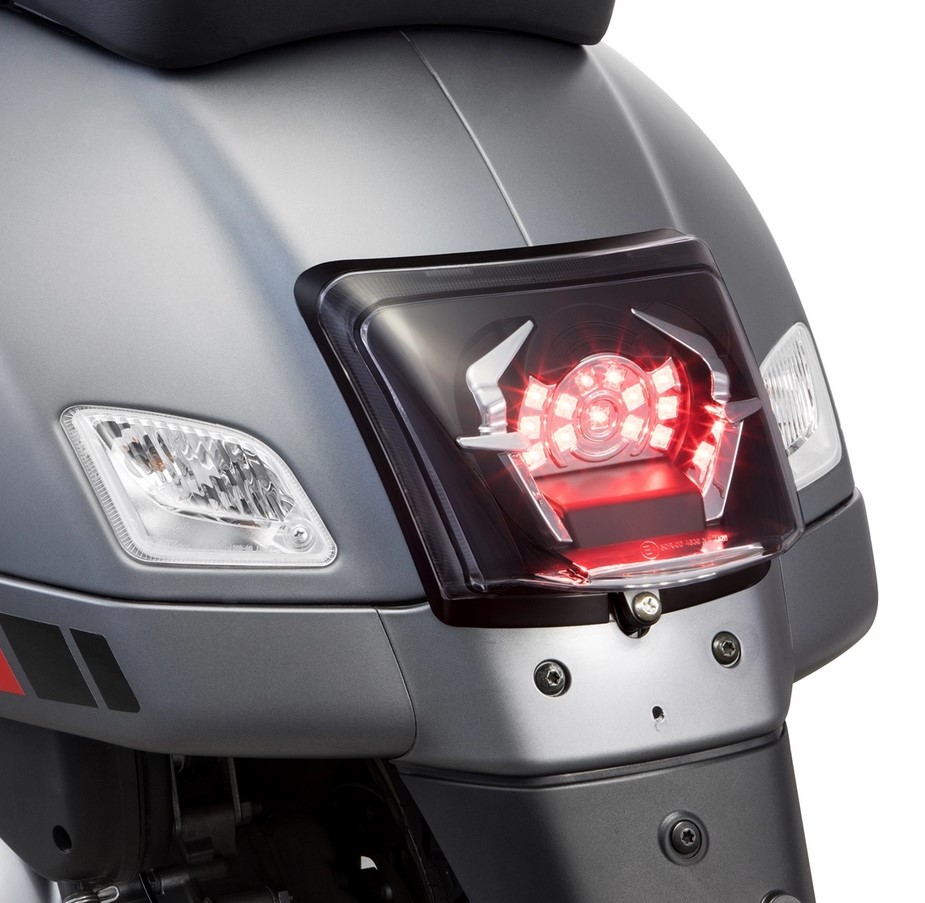 Frame rear light conversion for Vespa GTS/​GTS Super/​GTV 125-300ccm ('14-'18), matt black