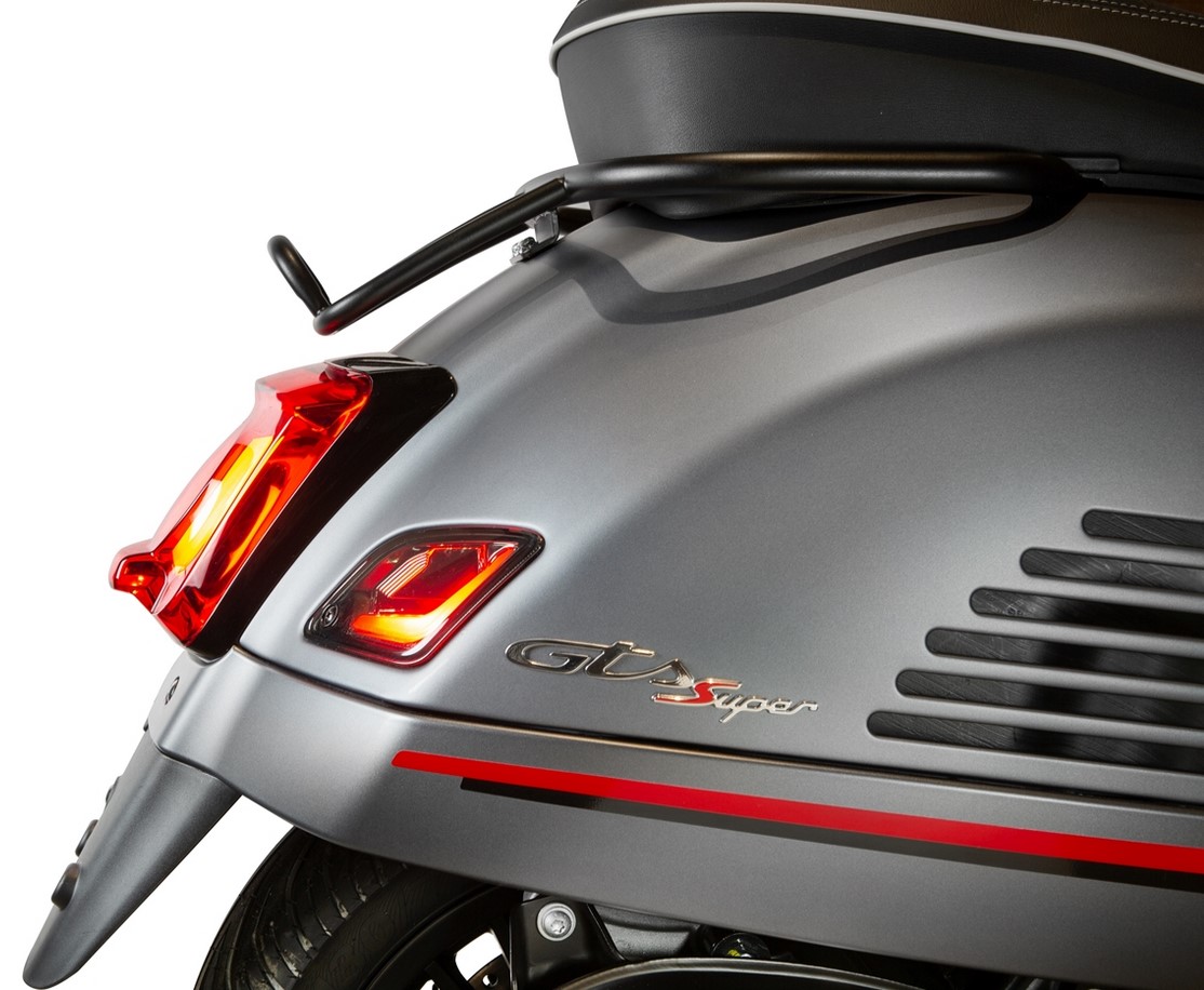 Frame tail light for Vespa GTS/GTS Super HPE 125/300 ('19-), black glossy