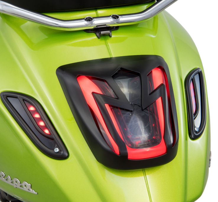Rear light grid for Vespa Primavera/​Sprint 50-150ccm 2T/​4T AC, matt black