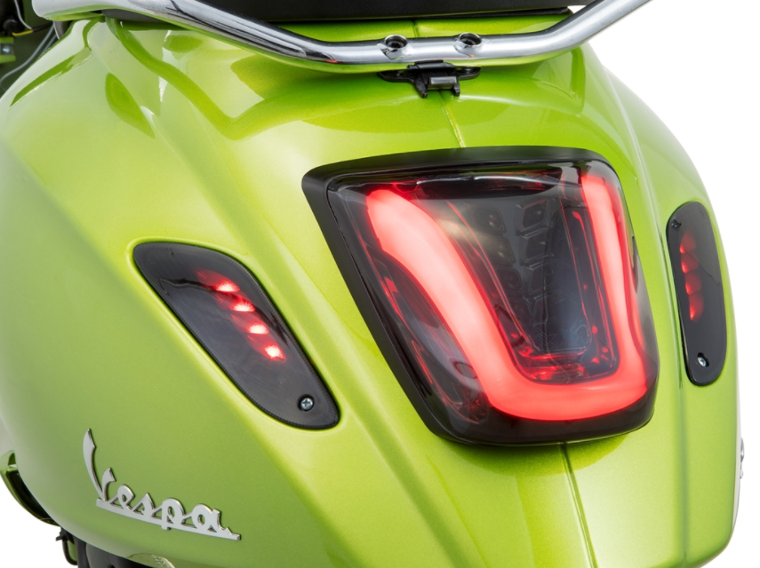 Taillight MK II tinted for Vespa Primavera/Sprint 50-150ccm, edge - black matt