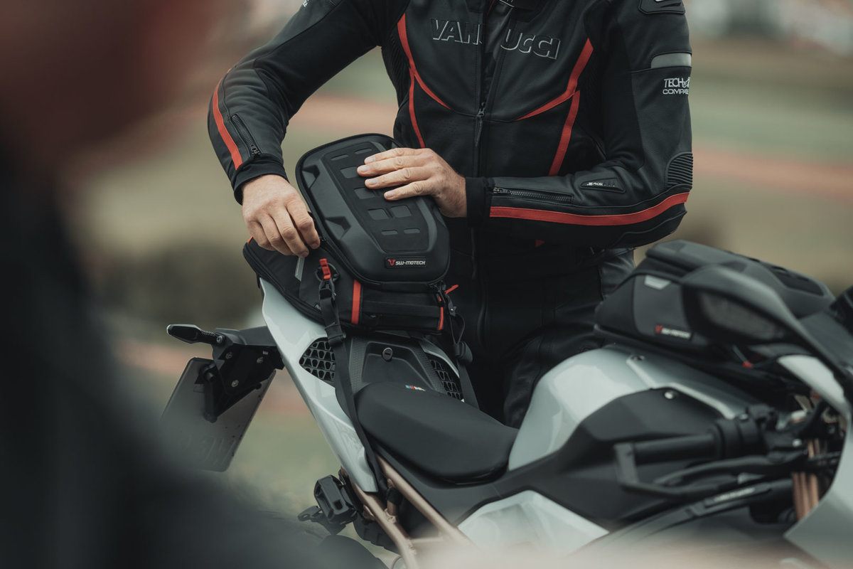 PRO Roadpack rear bag Aprilia RSV 4 1100 /Factory (21-)