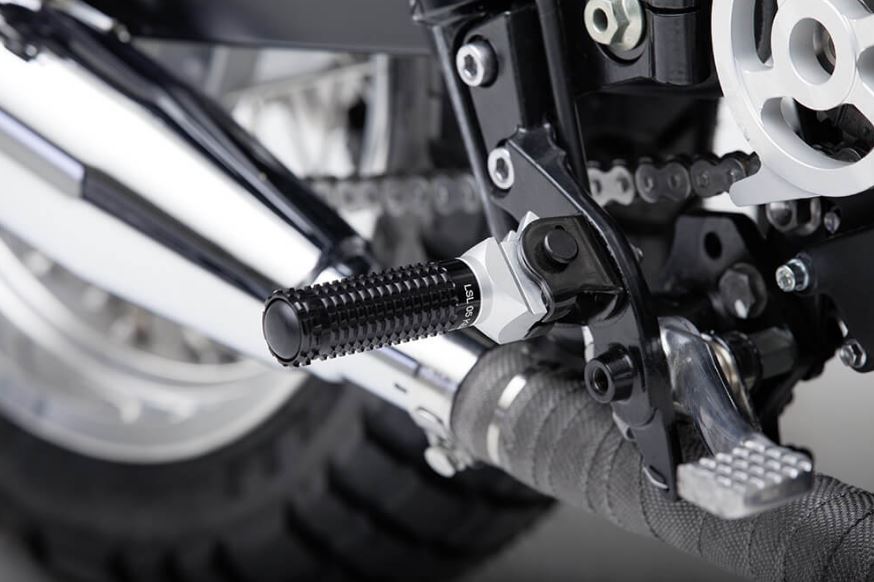 LSL "Extreme" footrests black for Triumph Bonneville / Scrambler (05-15)